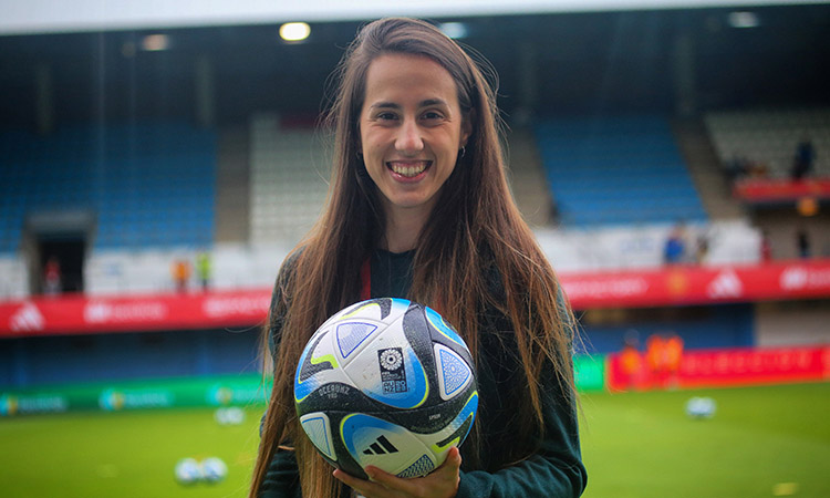 Alicia Arévalo: “A l’audiència li costa més acceptar una veu femenina en les transmissions de futbol”