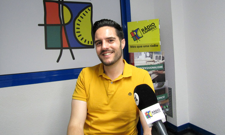 Adrià Muñoz: “Hem passat de la divisió a la unanimitat política, tothom hi creu en el projecte de Ràdio Cambrils”