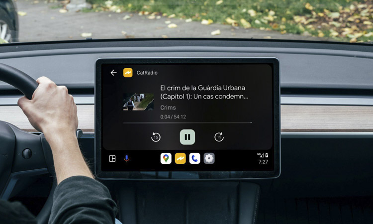 L’app de CatRàdio, compatible amb la pantalla del cotxe