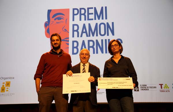 Sánchez, Albalat i Ibáñez recullen el premi (foto: Grup Barnils). 