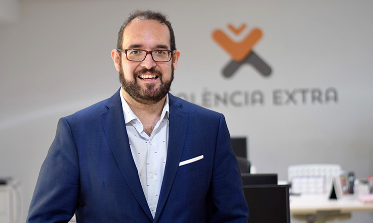 Àlex Ladrón de Guevara: “València Extra té com a prioritat oferir continguts d’interès en valencià”